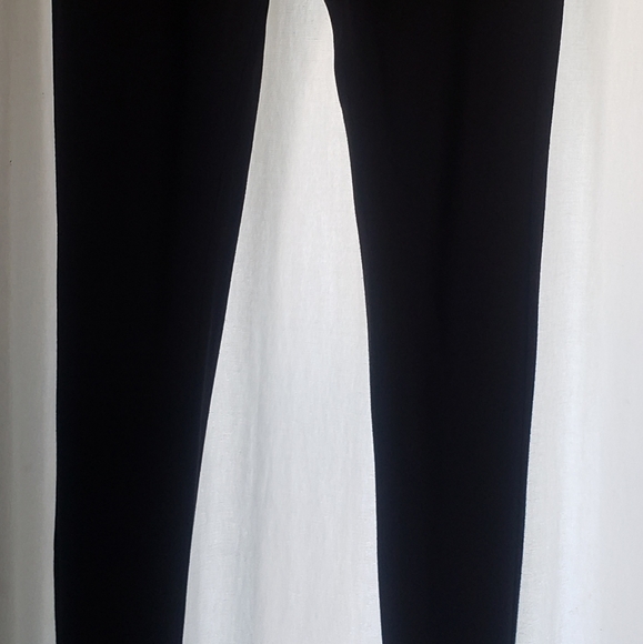 Paige Skinny Jeans. - Picture 5 of 5